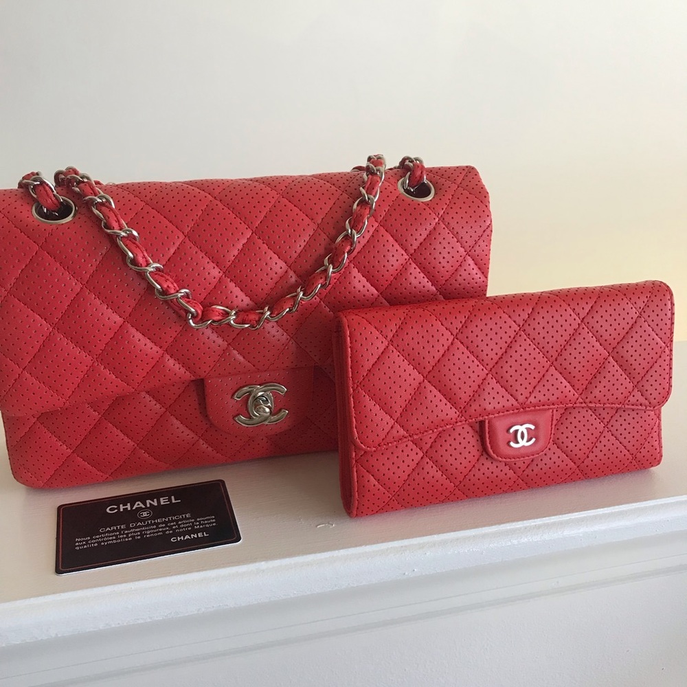 AUTHENTIC CHANEL RED LEATHER LARGE FLAP HANDBAG WITH MATCHING WALLET PURSE